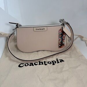 Coach Coachtopia Small Wavy Shoulder Bag Ivory Pebbled Leather Purse CU870